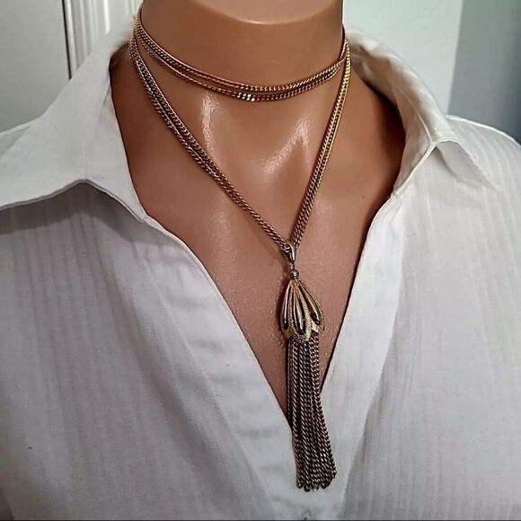 Vintage Monet Gold Tone Tassel Pendant Chain Necklace 28"L - Picture 3 of 3